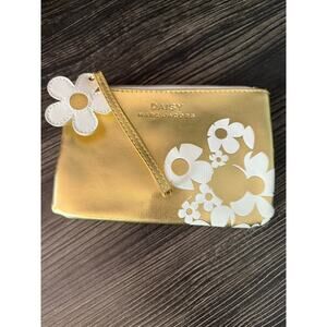 Marc Jacobs Daisy Gold Perfume Cosmetic Bag with Daisy Charm